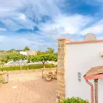 Con Piscina Villa *