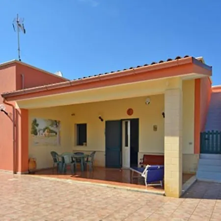 Con Piscina Villa *