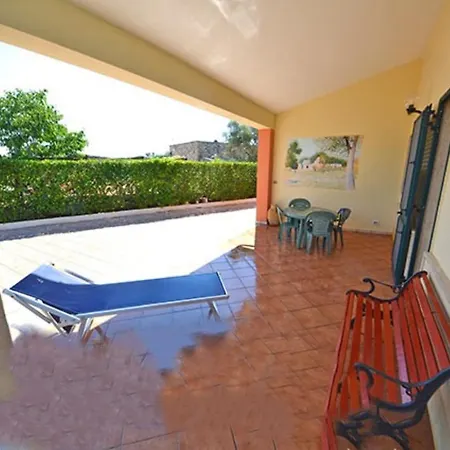 Con Piscina Villa *